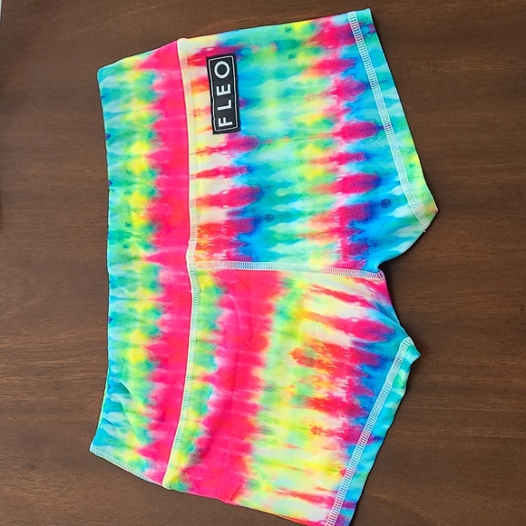 FLEO 2.5 Shorts - Picture 3 of 4